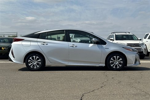 Certified 2021 Toyota Prius Prime LE image 3
