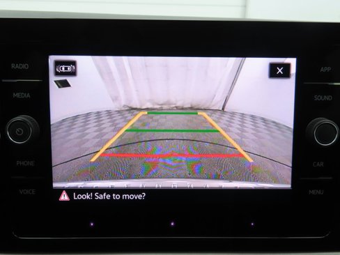 Certified 2025 Volkswagen Taos SE image 16