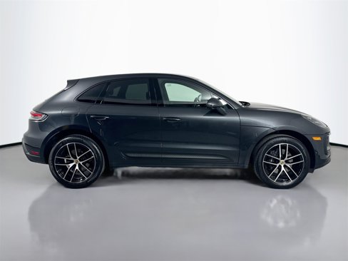 Used 2025 Porsche Macan image 7