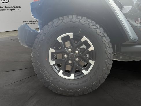 New 2025 Jeep Wrangler Unlimited Rubicon image 14