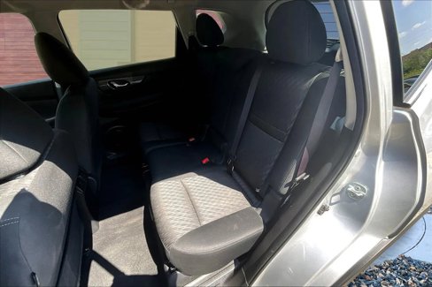 Used 2019 Nissan Rogue SV image 24
