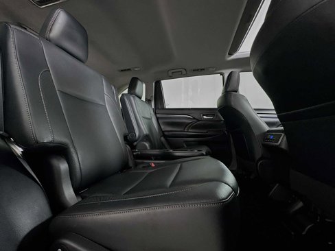 Used 2018 Toyota Highlander Limited image 27