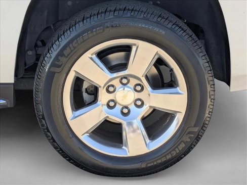 Used 2018 Chevrolet Suburban Premier image 23