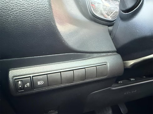 Used 2020 Toyota Corolla LE image 41