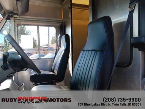 Used 2011 Ford E-450 and Econoline 450 Super Duty w/ Air Conditioning Prep Pkg image 11