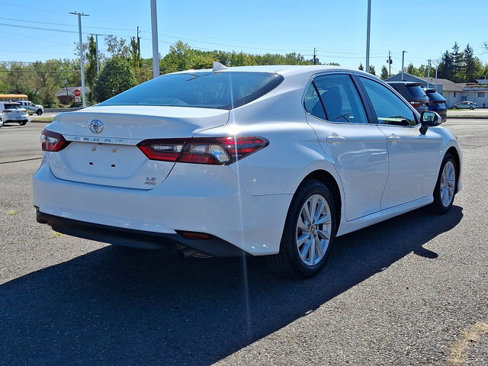 Certified 2022 Toyota Camry LE image 27