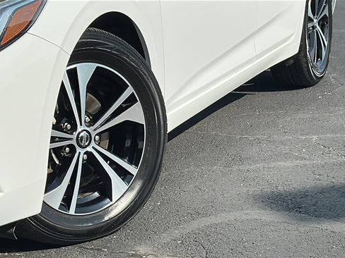 Used 2022 Nissan Sentra SV image 3