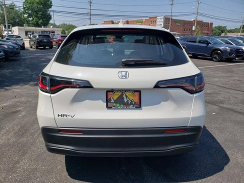 Used 2023 Honda HR-V LX image 4