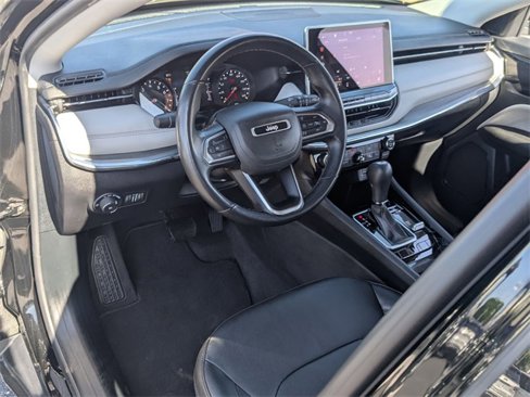 Used 2022 Jeep Compass Limited image 2