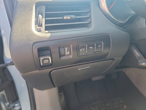 Used 2015 Chevrolet Impala LT image 11