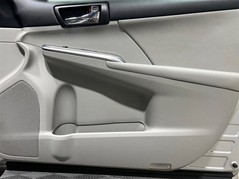 Used 2014 Toyota Camry XLE image 14