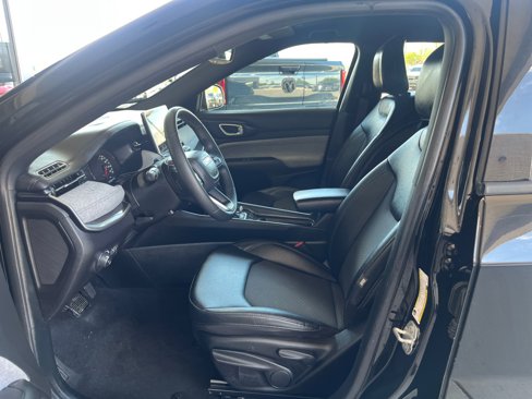 Used 2024 Jeep Compass Latitude image 14