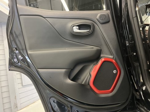Used 2019 Jeep Renegade Trailhawk image 30