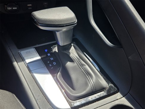 Certified 2024 Hyundai Elantra SE image 17