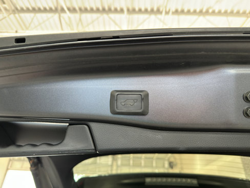 Used 2021 Toyota RAV4 XLE image 19