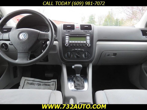 Used 2009 Volkswagen Rabbit S image 19