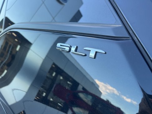 Used 2022 GMC Terrain SLT image 5