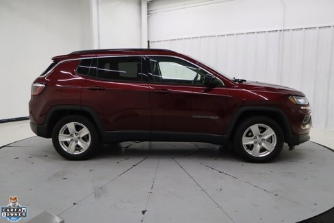 Used 2022 Jeep Compass Latitude image 2