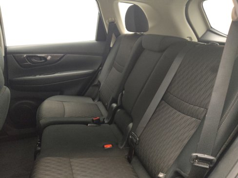 Used 2020 Nissan Rogue S image 18