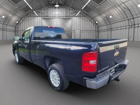 Used 2010 Chevrolet Silverado 1500 W/T w/ LS Package image 3