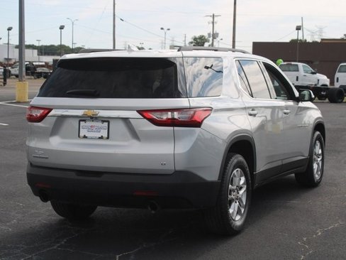 Used 2019 Chevrolet Traverse LT image 12