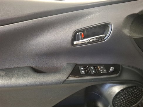 Used 2018 Toyota Prius Three image 15