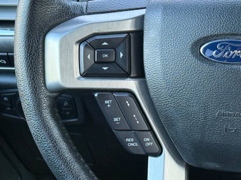 Used 2015 Ford F150 Platinum w/ Equipment Group 701A Luxury image 27