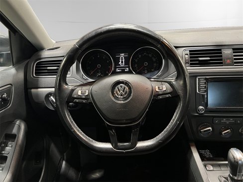 Used 2017 Volkswagen Jetta SE image 25