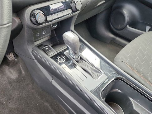 Used 2024 Nissan Kicks SR image 14