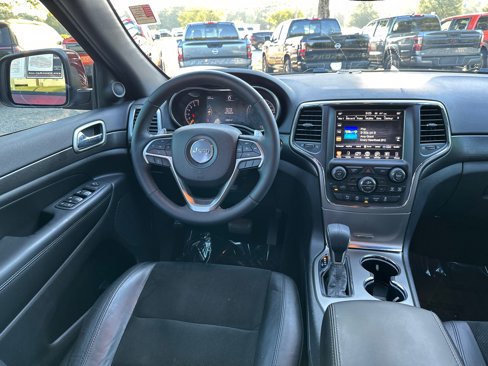 Used 2017 Jeep Grand Cherokee Altitude image 24