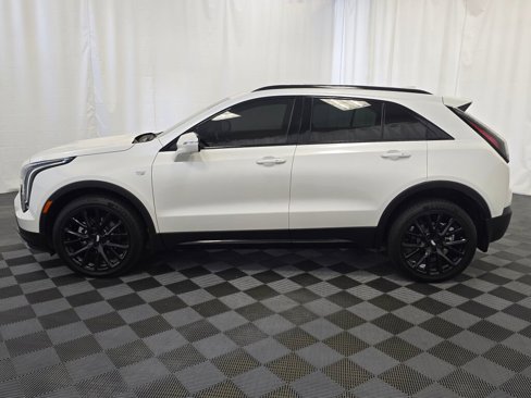Used 2023 Cadillac XT4 Sport image 3