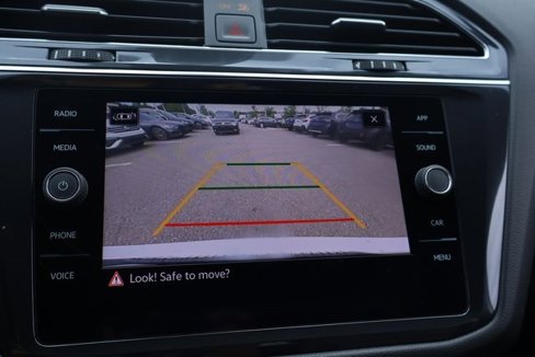 Used 2022 Volkswagen Tiguan SE R-Line image 25