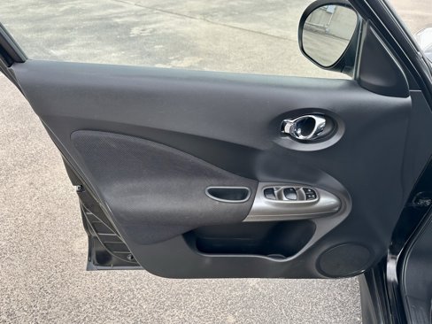 Used 2013 Nissan Juke S image 25