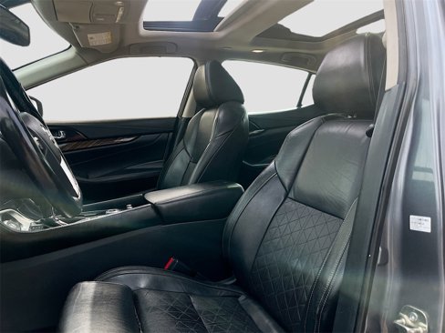 Used 2018 Nissan Maxima Platinum image 21