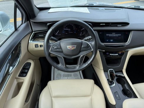 Used 2017 Cadillac XT5 FWD image 11