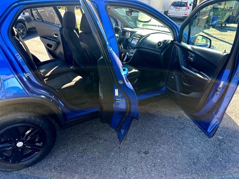 Used 2016 Chevrolet Trax LT w/ LT Sun and Sound Package image 30