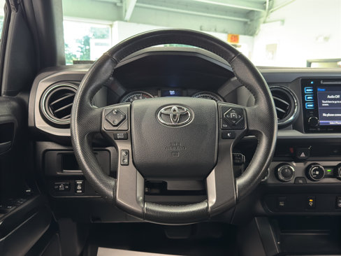 Used 2016 Toyota Tacoma TRD Sport image 16
