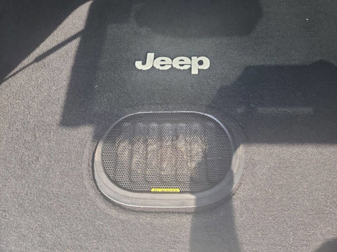 Used 2015 Jeep Wrangler Unlimited Sahara image 28