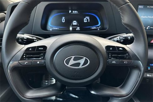 Certified 2025 Hyundai Elantra Sport image 23