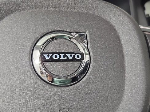 Certified 2025 Volvo S60 B5 Core image 31