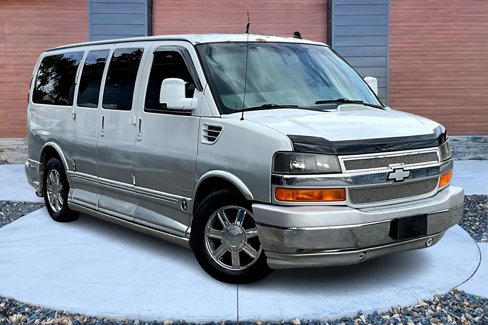 Used 2010 Chevrolet Express 1500 AWD w/ Preferred Equipment Group image 1