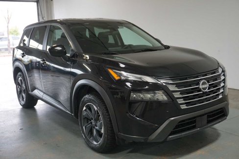 Used 2024 Nissan Rogue SV image 5