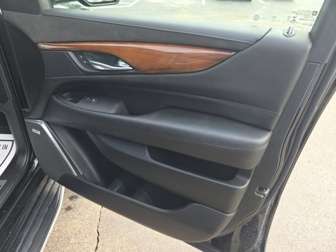 Used 2019 Cadillac Escalade Premium Luxury image 21