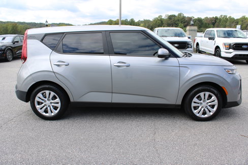 Used 2022 Kia Soul LX image 5