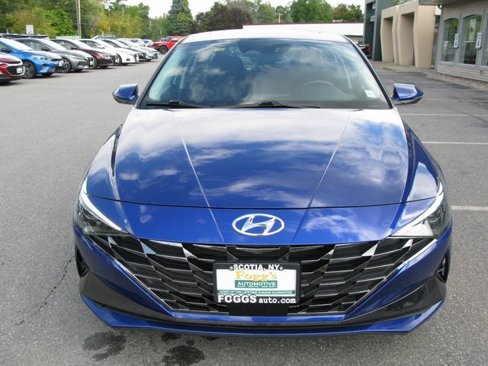 Used 2022 Hyundai Elantra SEL w/ Convenience + Premium Package image 11