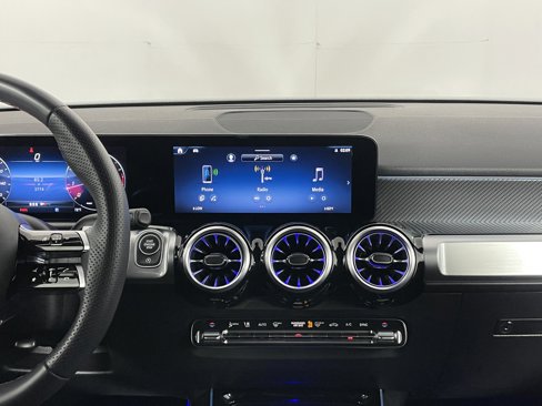 Used 2024 Mercedes-Benz GLB 250 image 17
