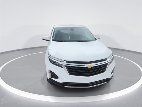 Used 2023 Chevrolet Equinox LT w/ Driver Convenience Package image 3