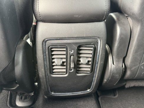 Used 2021 Jeep Grand Cherokee Laredo image 20