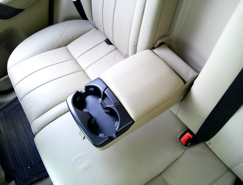 Used 2013 Land Rover LR2 image 39