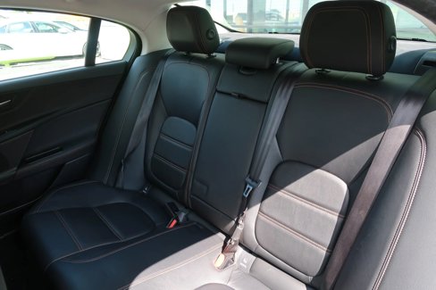 Used 2018 Jaguar XE Prestige image 18